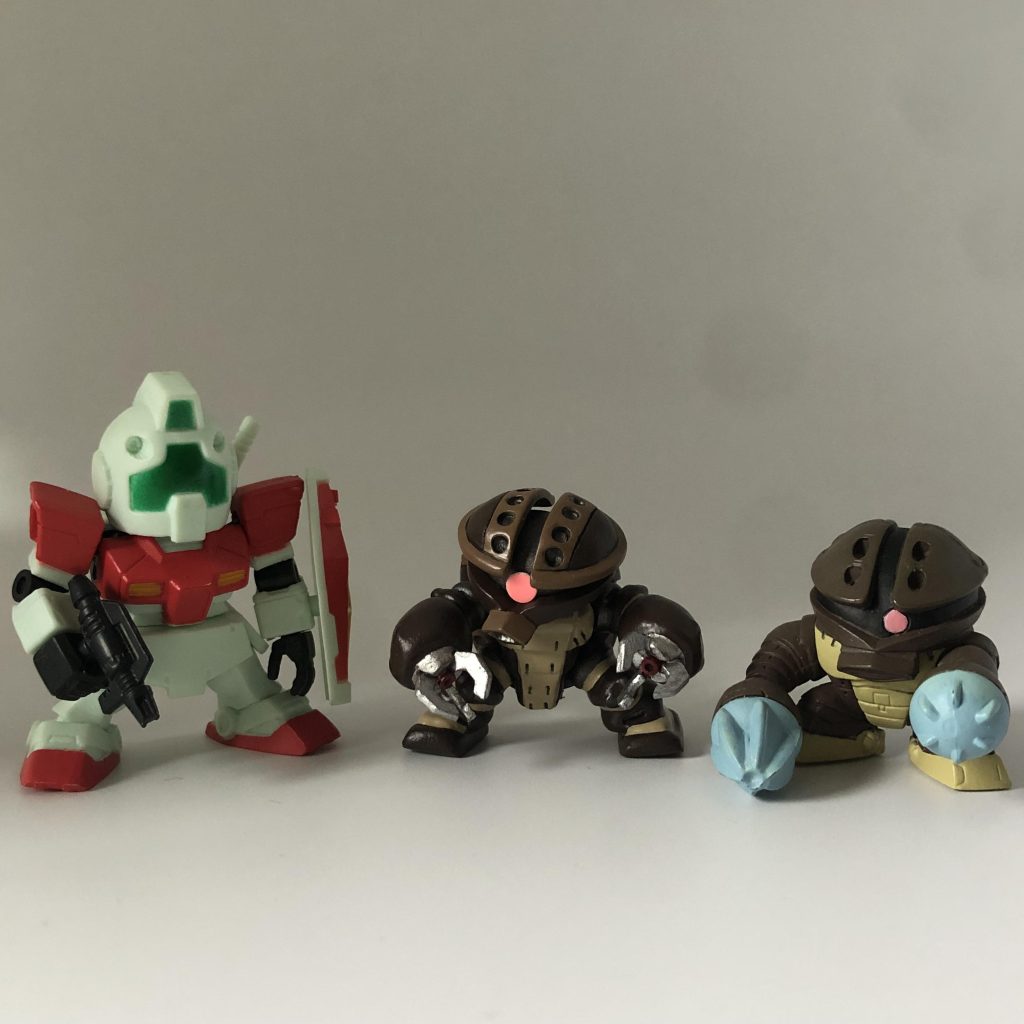 素の「SDガンダム  フルカラー」のアッガイと「ガシャポン戦士f」のジム。「ガシャポン戦士」シリーズ用に作ったので、サイズ感もバッチリ!ダーレも作って並べたいですね~