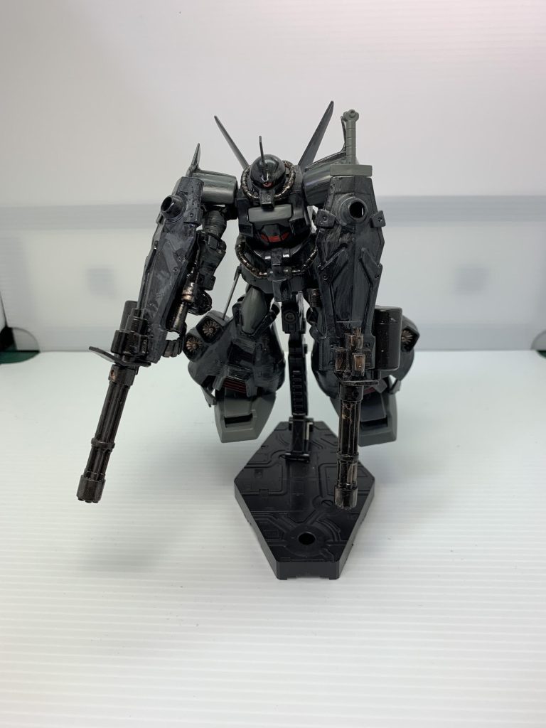 グフフライトタイプ左右にガトリングシールドを持たせました。