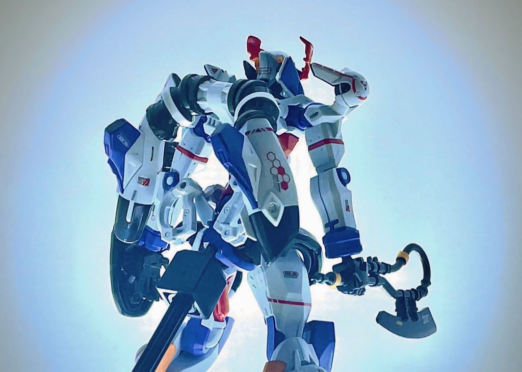 後ろからみてもかっこいいデザインです。エヴァの雰囲気がやっぱりあります。