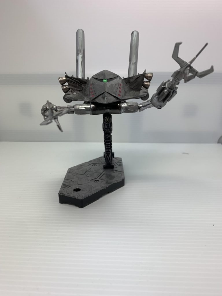 プロペラントタンクを取り付け、クローを４本にしました。