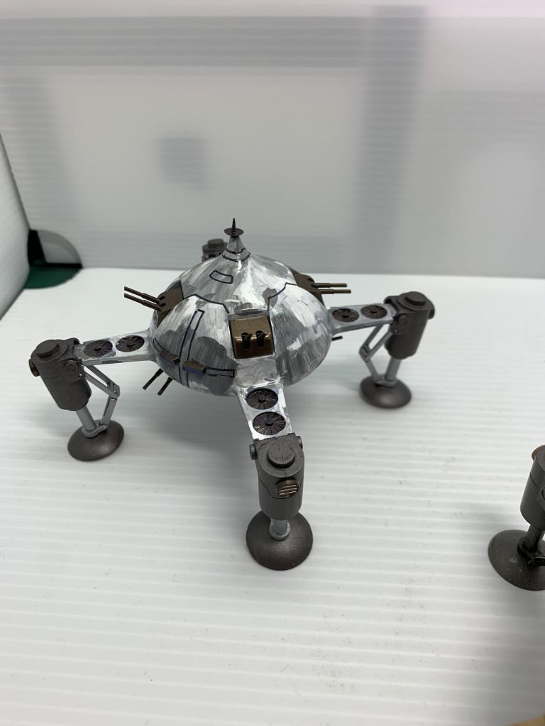 寒冷地迷彩柄に塗装。