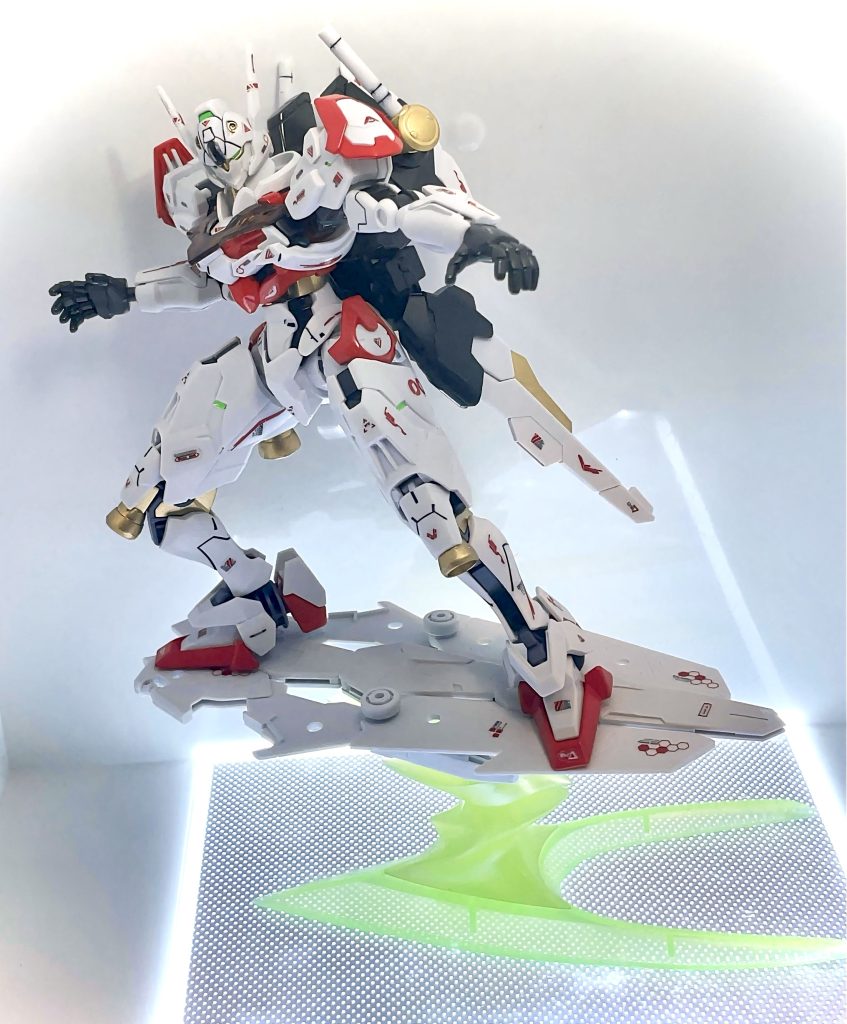 某主役機のフィギュアのベースをつけるとかなりしっくりきました^_^最後まで、見ていただきありがとうございます