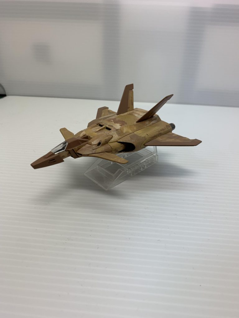 砂漠地帯迷彩柄にしました。