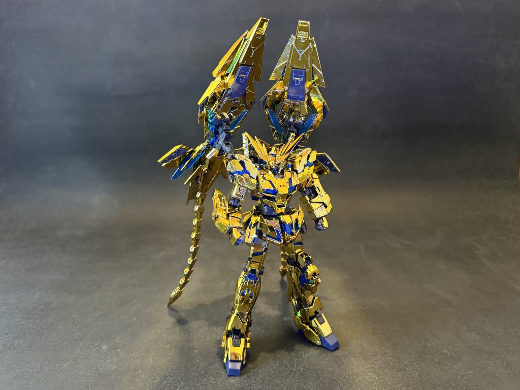 ビームライフルには手をつけてません シールドのつける位置はもう少し低い位置でもいいんじゃないかなと思った