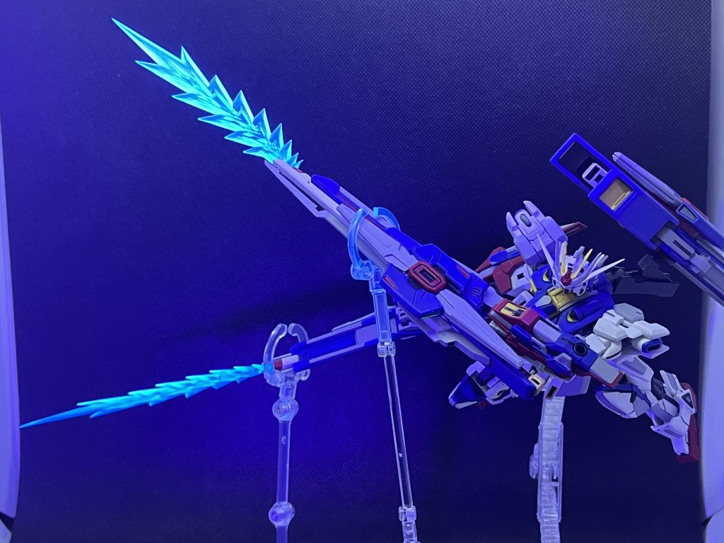 こちらもブラックライトでちょい光ります。