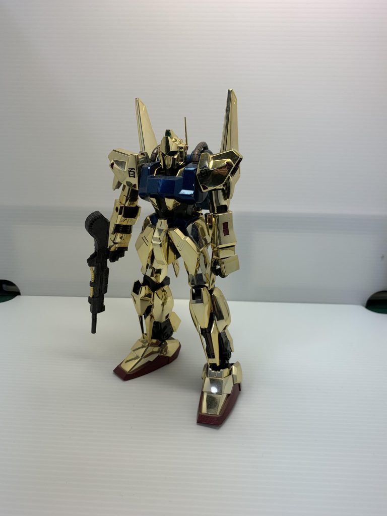 ピカピカ光ってます。赤より目立ちます。