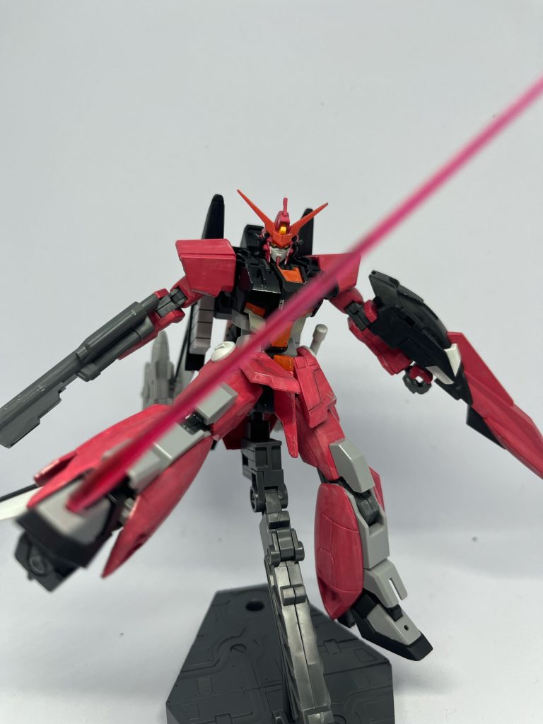 インフィニットジャスティスリスペクトでつま先部分からビーム刃を展開して攻撃・・・みたいなコンセプトで改造してます。