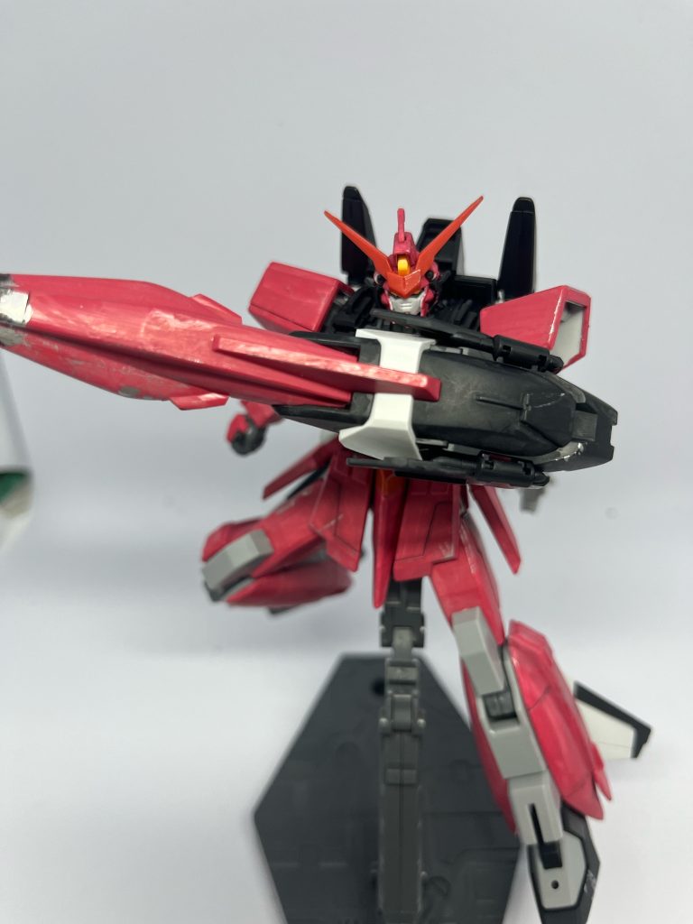 MA形態で突撃をしすぎた結果、シールドの先端の塗装が剥がれていったみたいな妄想してます。