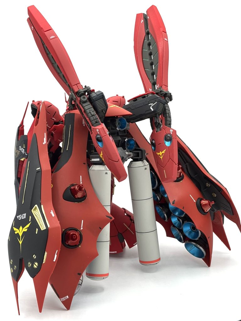 後方のプロペラントタンクは無理やり取り付けた感が否めない。