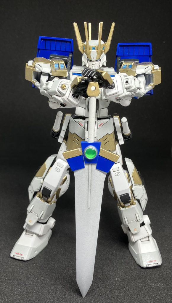 ソード全体像何度か武器の自作にはチャレンジしていますが、なかなかカッコよくは作れませんし、雑なところが目立ちます💦まぁこのポーズを取らせたくて製作を始めたので、とりあえず完成できてよかったです😓