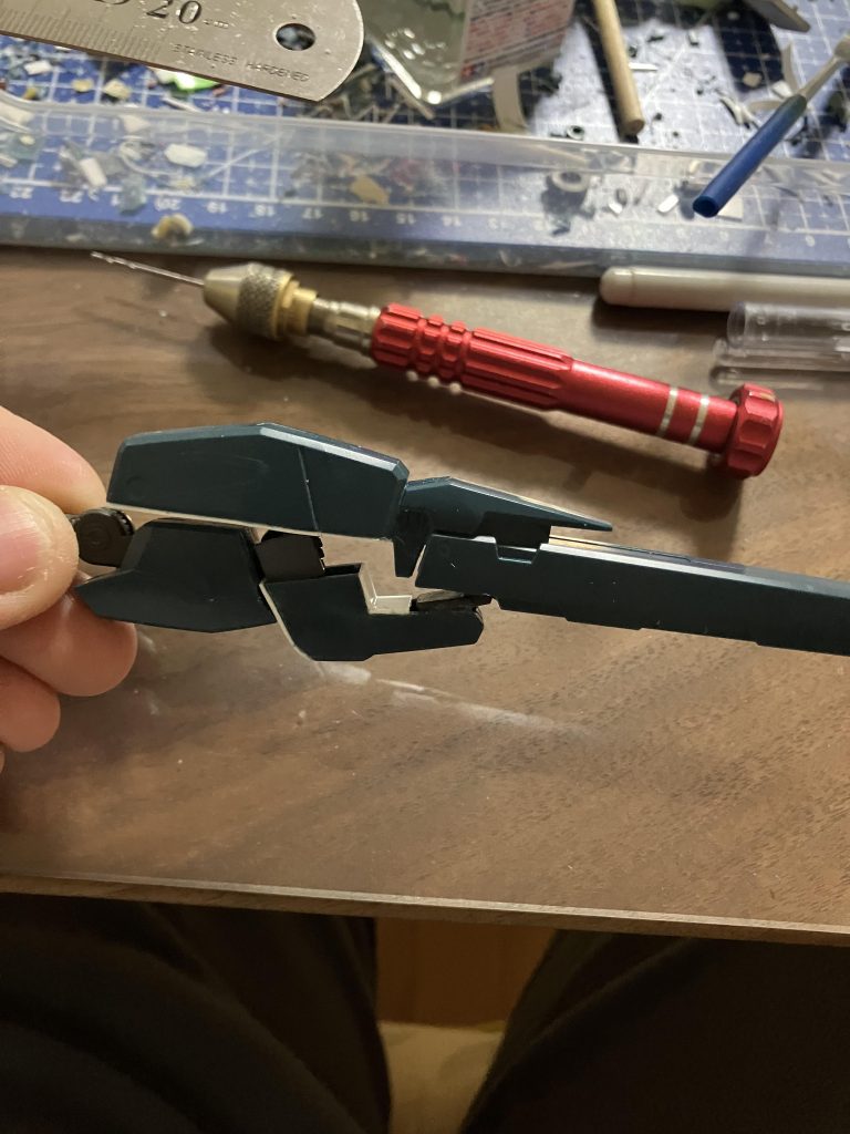 個人的に結構こだわったのは拳とGNバズーカのところの隙間ですかね