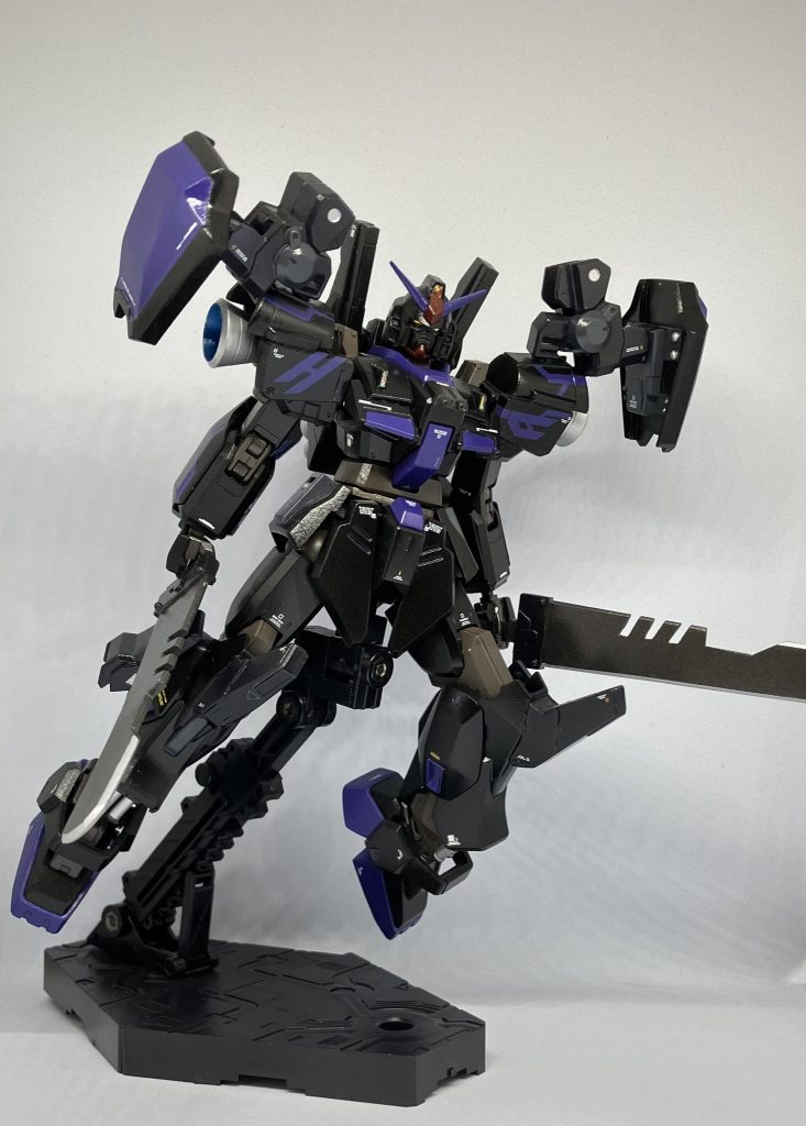 抜刀(別ポーズ)地味ですが、口元の赤い部分を形状変更しています。