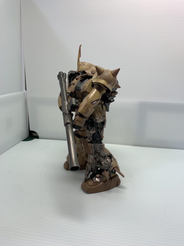 塗装は砂漠地帯迷彩柄にしました。