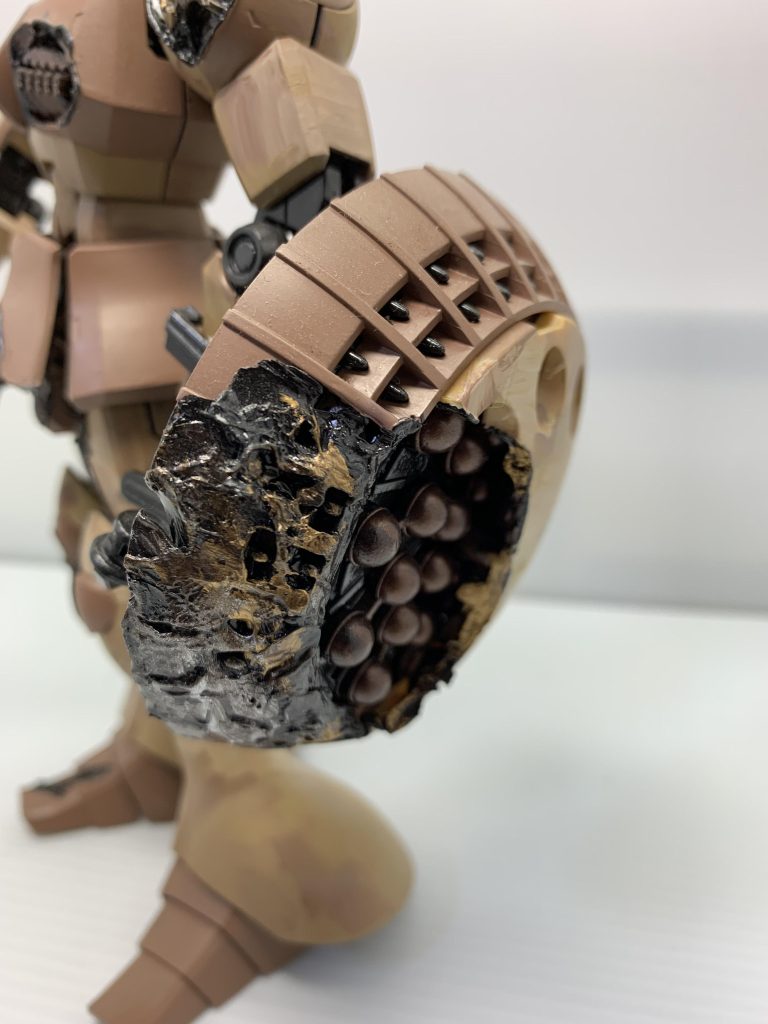 ミサイルシールド破損。