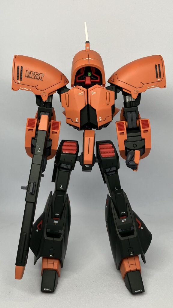 フロントせっかく手に入れたのにも関わらず、今回はいつにも増して反省点が多いです😓モノアイの可動化をボールジョイントを使って行いましたが、モノアイレール中央付近で若干動く程度にしかなりませんでした…ここはケチらず磁石を使えばよかったかもしれません💦