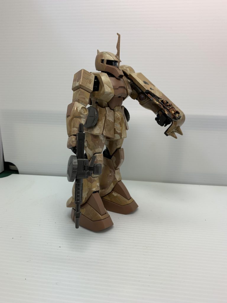 スパイクシールドにしました。