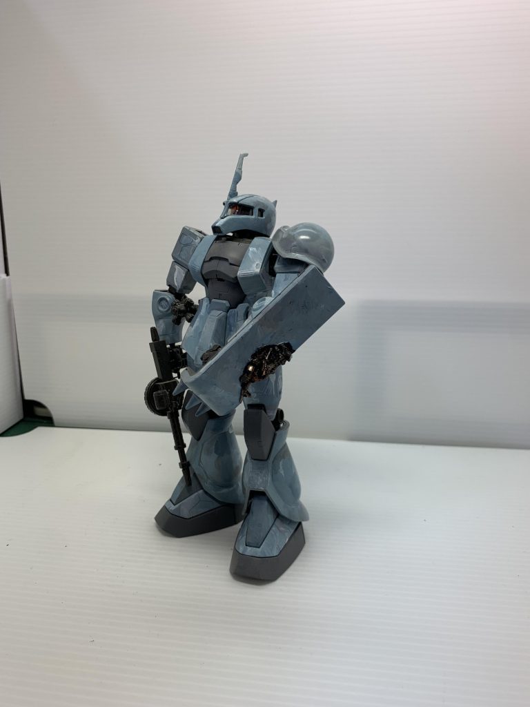 スパイクシールドにしました。