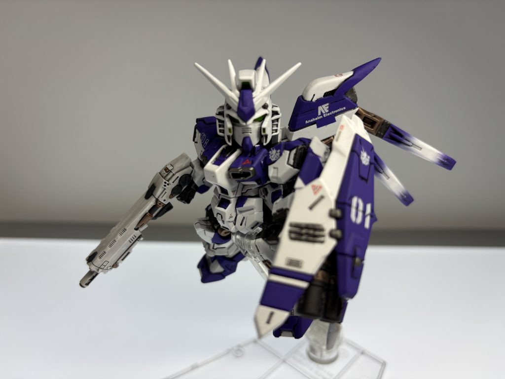 塗装はエアブラシを基本で行いましたが、細かい部分は筆塗りで行いました。