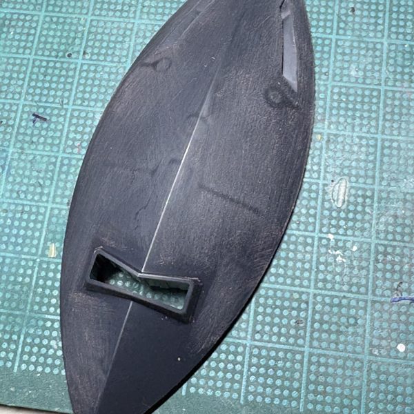 粛々と、不要な穴を塞ぐ作業。案外ヒケが多くて。ヤスリがけいい練習。（3枚目）