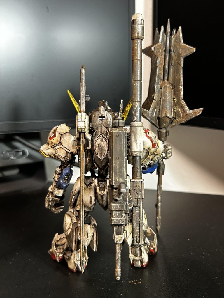 エアブラシ塗装レシピフレームと武装: GGXブラック(C)→スターブライトアイアン(G) GGXブラック→GXメタルブラック(G) GGXブラック→レッドブラウン(C)+つや消しブラック(C) 半々くらいで調合シルバー:GGXブラック→EXシルバー(G)ゴールド:GGXブラック→EXゴールド(G)ホワイト:GGXホワイト(C)ブルー:GGXブラック→スーパーファインコバルト(F)レッド:GGXブラック→ピュアレッド(F)イエロー:GGXブラック→サンシャインイエロー(G)コーティングはEXセミグロスクリア(G)