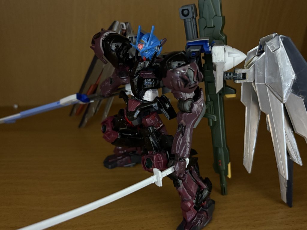 ランチャーストライカーを装備した00