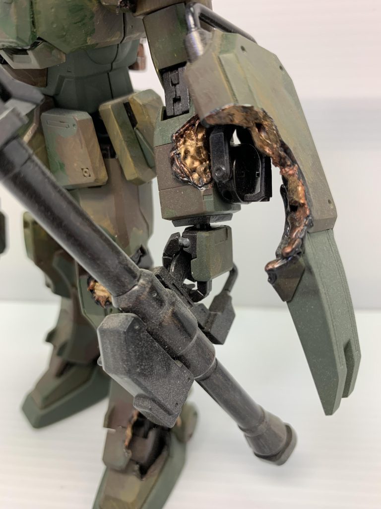 陸戦型ガンダムEz8–4枚目/制作者：ゆたおいちゃん