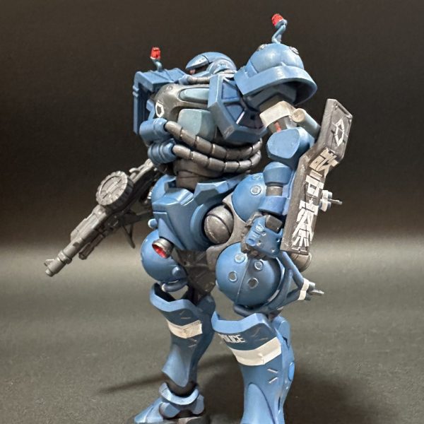連休製作 HG 軍警ザク｜kusari 筧 草梨さんのガンプラ作品