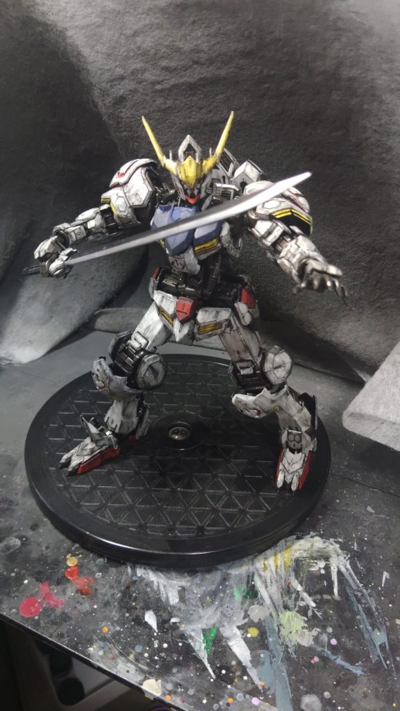 今回は装甲の重さを出してみたく約20年ぶりに筆塗りで作ってみました。