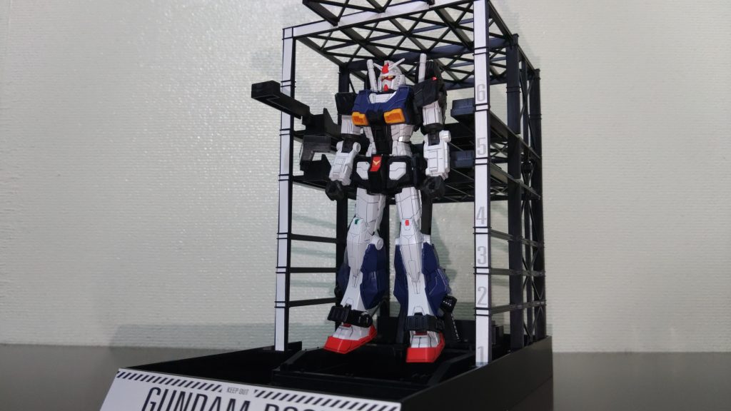 知る人ぞ知るRX-78F00ガンダムの高機動型を格納!武器を装備すると入らないし、バックパックが大型化しているの腰の接続も少々緩くなります。