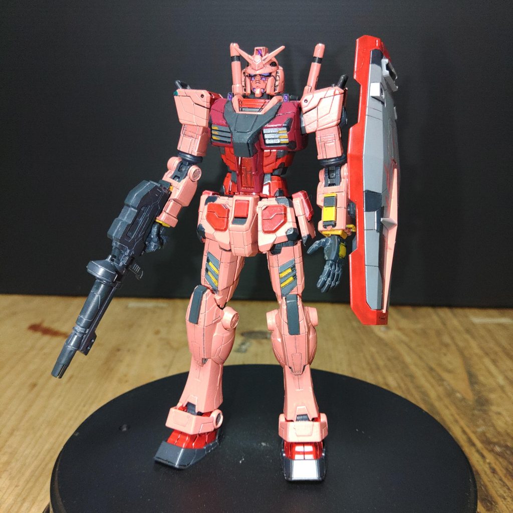 ビーム砲と盾を装備。