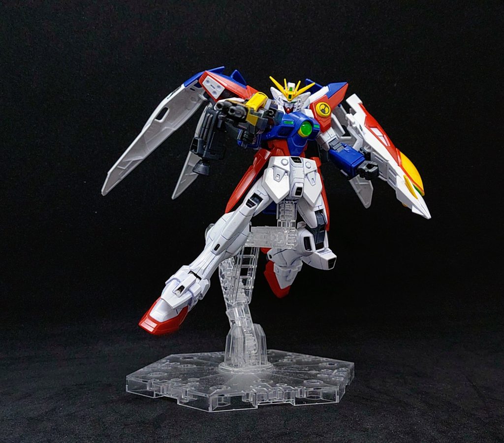 ツインバスターライフルを構えて1枚