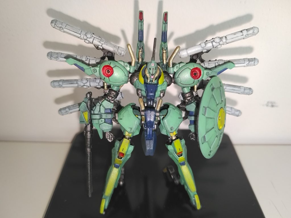 ウーム、どの角度から撮っても粗さを感じまする。そういえば、戦車、軍艦ばかり作ってたので、久しぶり投稿でした。