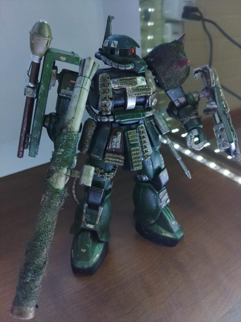 カモフラージュネットはガーゼを塗料に浸したものです✨