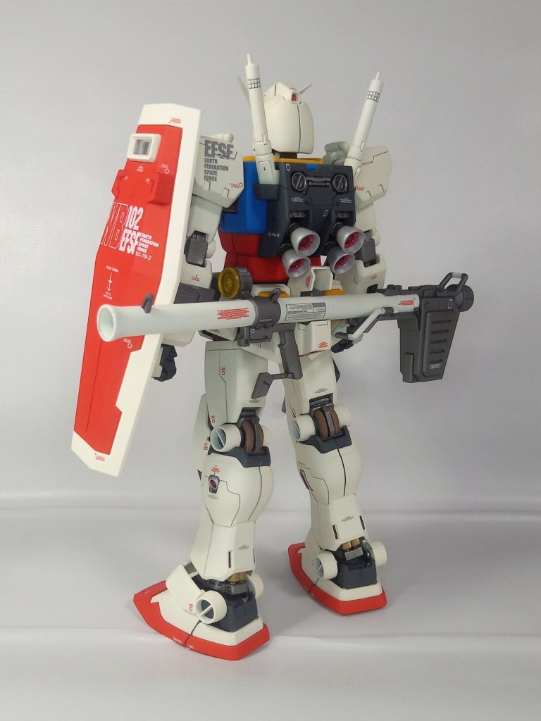 成形色で再現されている『 淡い色味』を意識して、ファレホの各カラーを選択。なお、調色はしておらず、全てボトルの色をそのまま使用しています。