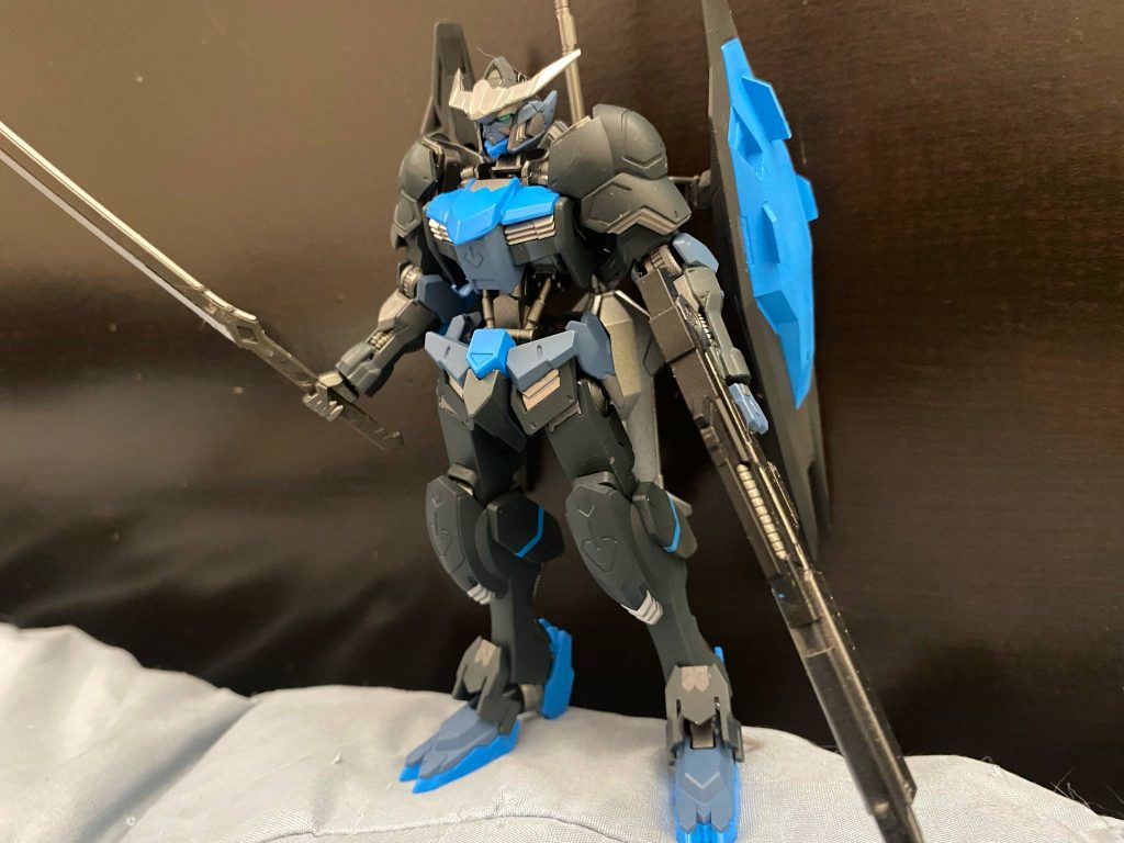 遠距離武器も追加しました。ライフルはエントリーグレードのニューガンダムから持ってきたものです。私は独自のIBOベースのストーリーを作成中なので、今後はもっとカスタムが登場する予定です。