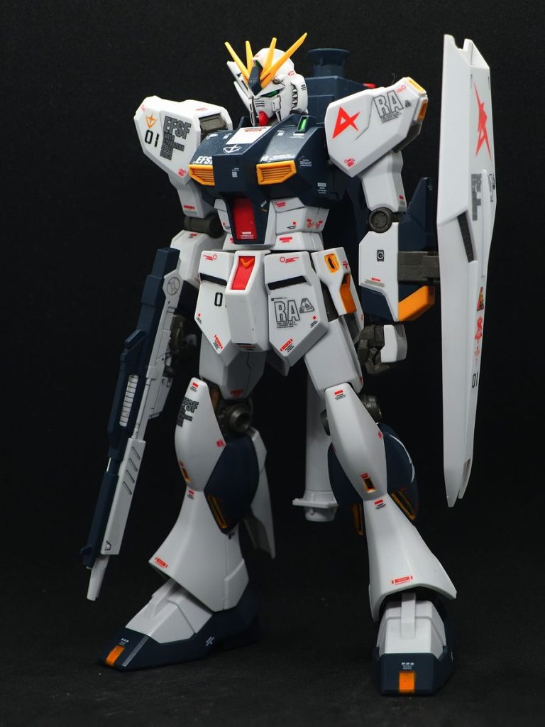 試作機ですので、デカールだらけです(gundam-kao2)