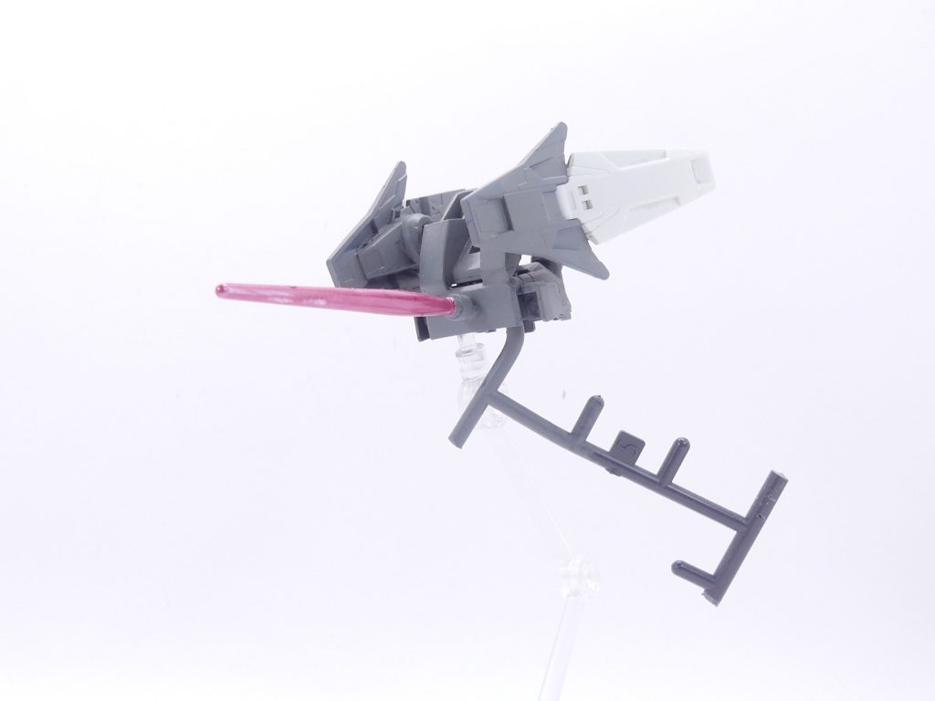 ガンプラ魔法・バックランサー:バックパックにビームサーベルをつけて飛ばす遠隔攻撃技。敵の攪乱などに用いる。…あとガングリモワール用の新武装。SDCSダブルオーダイバーエースのバックパックなど。「ノーマルの」ガングリモワールでのガンプラ魔法はこれで終了です。配色もシンプルなものばかりでしたが…これから…いつか…