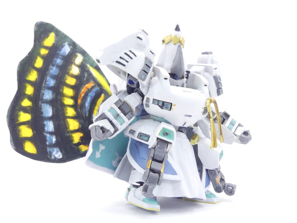 もちろんアーマーのおかげで…本来のスマートなオベロンのイメージとはかけ離れ動きは鈍重です。肘可動は元キット準拠。これでも肩アーマーは30ＭＦ式で逃がしたりできるのですが。下記。余談。「放課後」は、自分の好きなものを詰め込みたいと決めていたので…ここでＦＧＯコラボが出てきても何ら問題はないのです…何せ「自分の」物語なのだから。