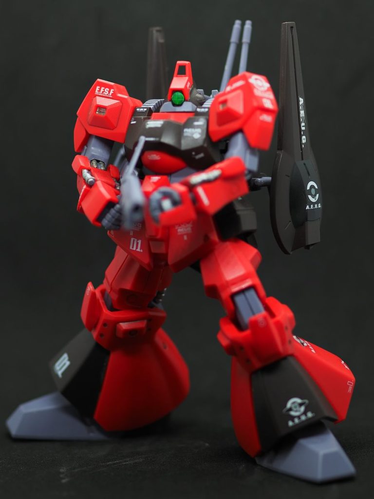 改良されたプレバン品なので、ポージングが楽ですね(gundam-kao6)