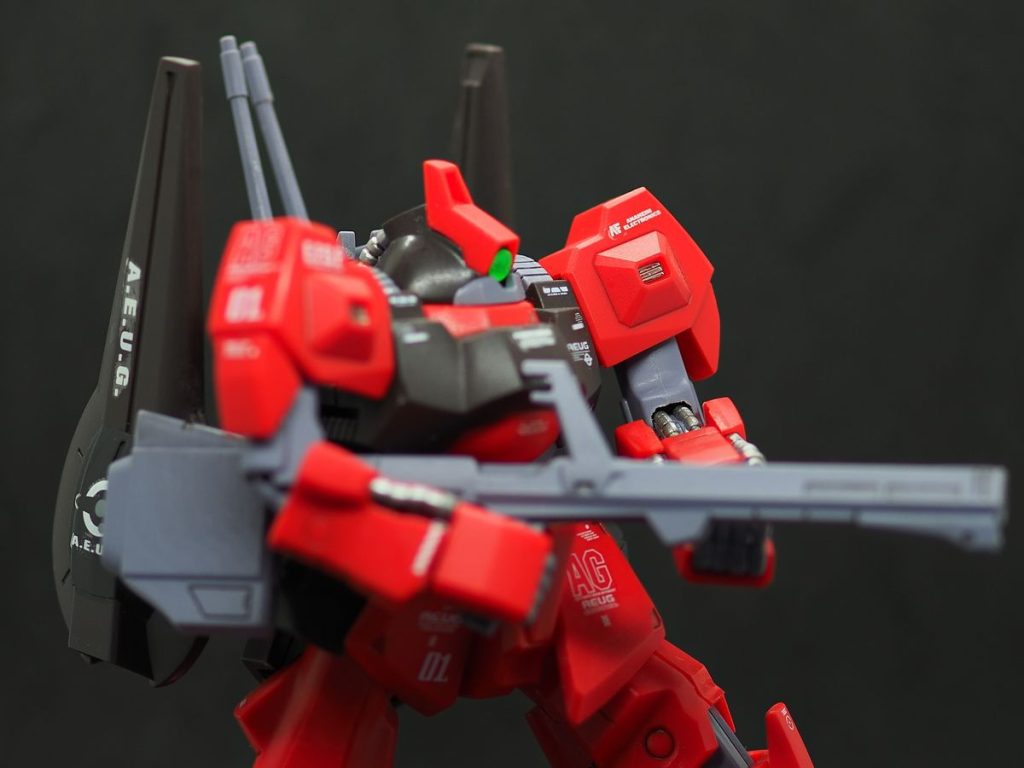 一眼レフで被写体深度を下げているからモノアイ付近しかピンが合ってません(gundam-kao2)