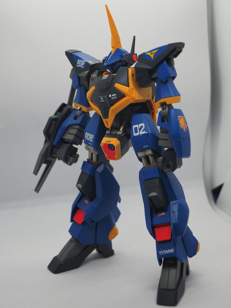 劇中では目立った活躍していませんでしたが、デザイン的には秀逸だと思います(gundam-kao6)