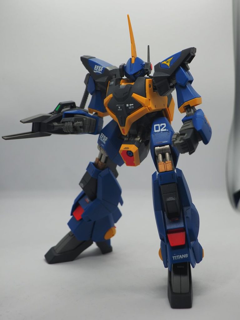 シリンダー部は金と銀で塗っています(gundam-kao6)