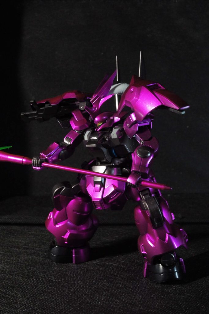 メタリックピンクと言っても、実際はピンクより濃いめなので、この機体にピッタリ!