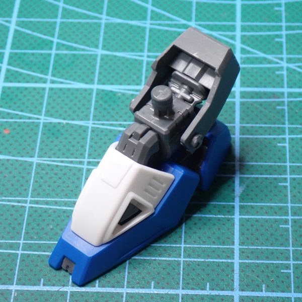 足をハの字に開いたときにアンクルアーマーが足首に追従させられるようにフレームを削りました写真2、3の右足が追従させてます（1枚目）