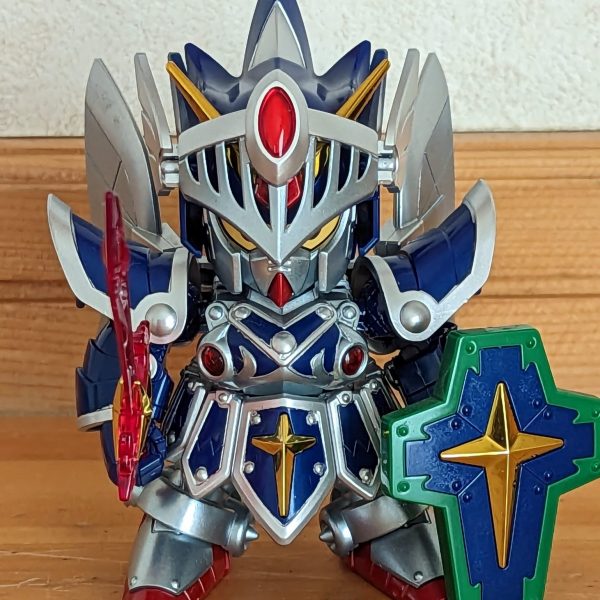 BB戦士No.43 ナイトガンダム・三種の神器装備｜れいいちさんの