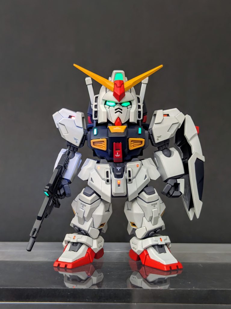 蛍光塗料ピカー🔦✨️ツインアイ、各センサー、レッドチップ、バーニア内部に蛍光塗料を使用しています(gundam-kao6)