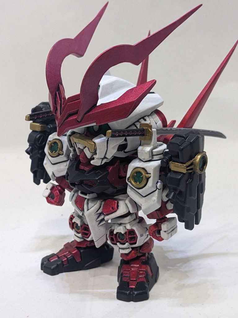 塗装などもHGだと色分けされているので素組でもそれなりにできるのですが、BB戦士は数色だけでかなり簡略されています。