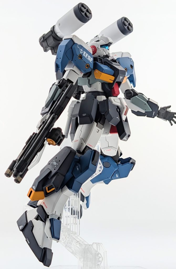 アーマーを着けた状態でも可動域が優秀なので、いろんなポージング（表情）が付けられるのがとても楽しいですね。