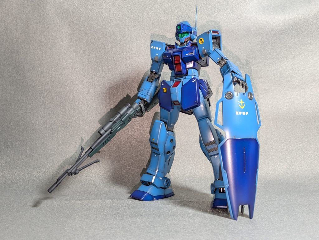 武器を装備させてみてライフルのみ100%のつや消しにしましたが若干不自然になってしまいました。。。