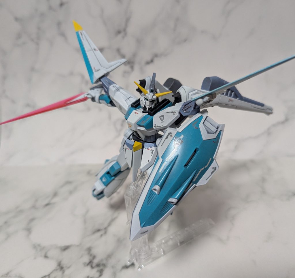 イモジャのパケ絵っぽくサーベルの代わりにビームブーメランを背中のアムフォルタスにマウント出来るようにしてます。